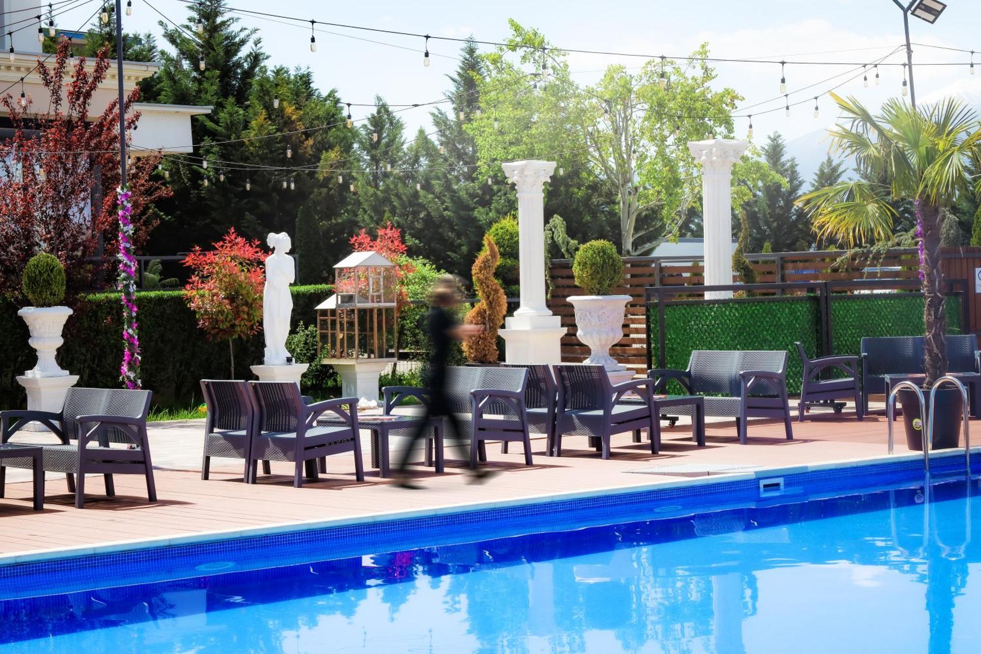 Nafron Hotel Prizren Exterior foto